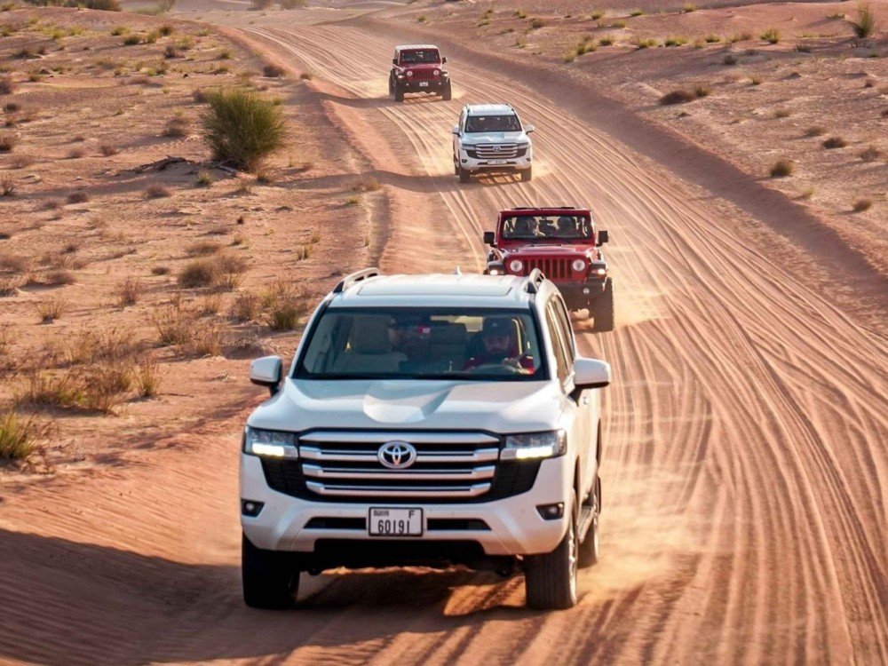 drive through red dunes
